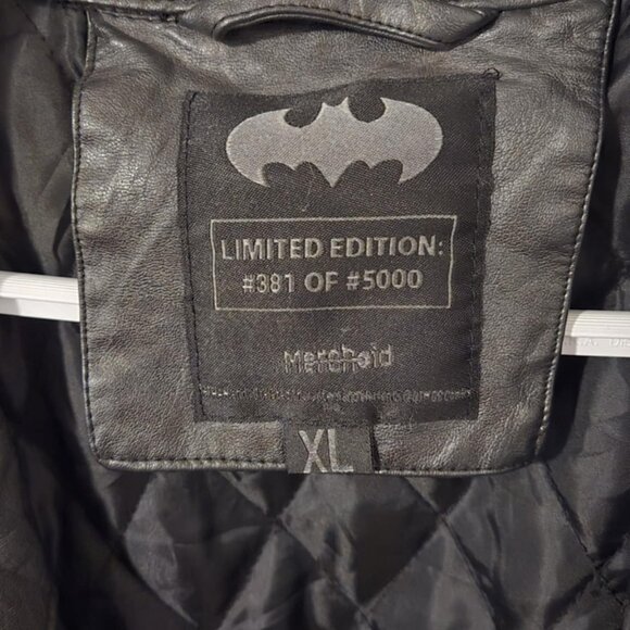 Batman Limited Edition Jacket, number 381 of 5,000 - Picture 3 of 11